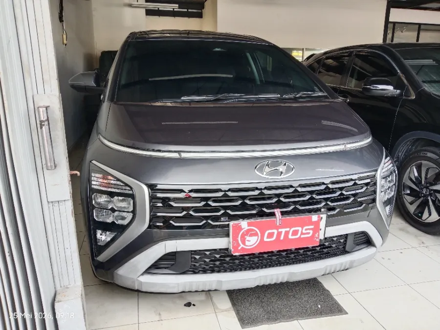 Foto Mobil Bekas Kanan Depan Hyundai Stargazer 1.5 Prime tahun 2023
