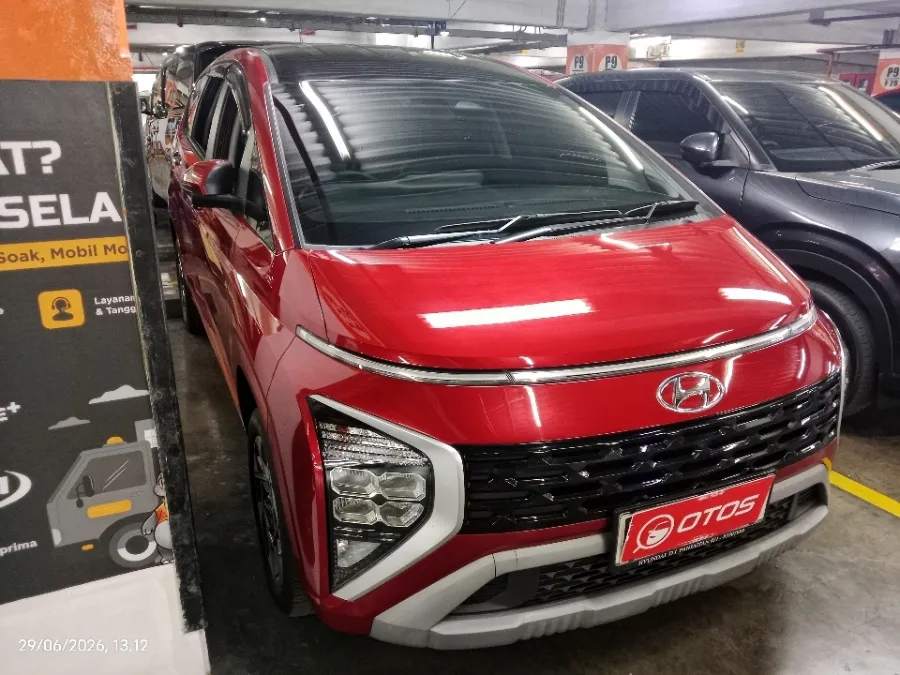 Foto Mobil Bekas Kanan Depan Hyundai Stargazer 1.5 Prime tahun 2023
