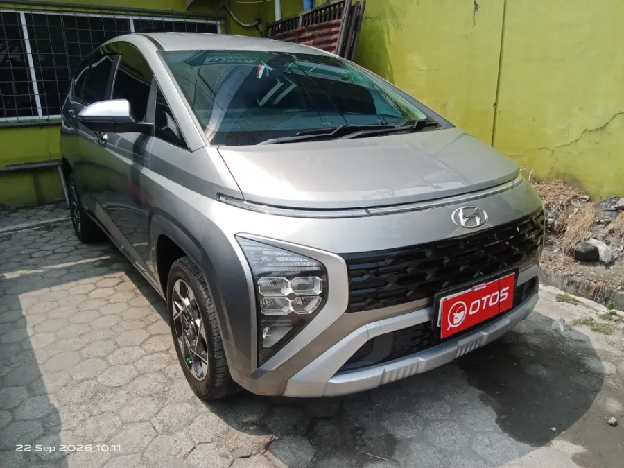 Foto Mobil Bekas Kanan Depan Hyundai Stargazer 1.5 Prime tahun 2023