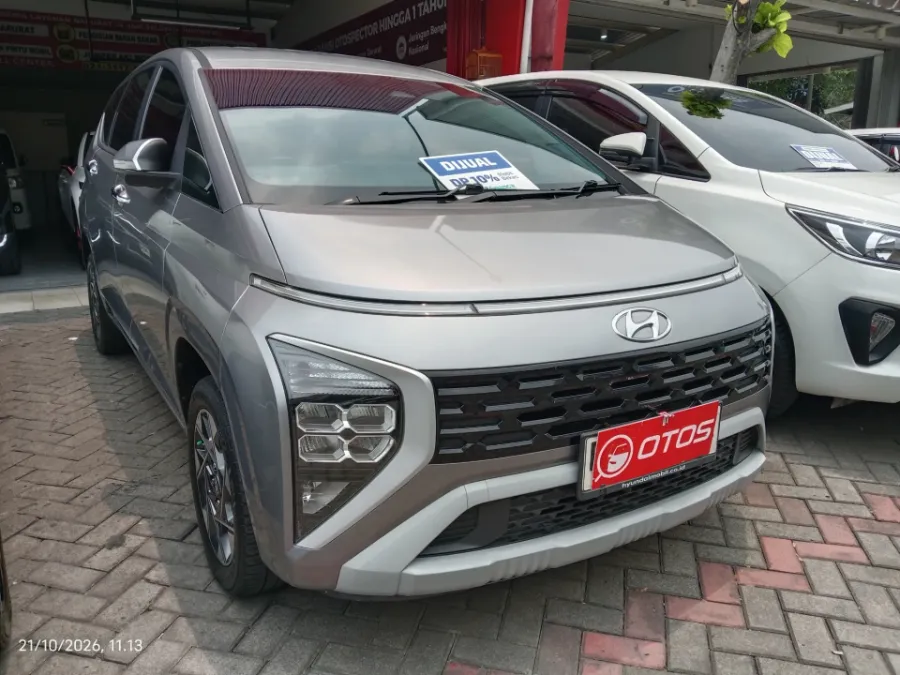 Foto Mobil Bekas Kanan Depan Hyundai Stargazer 1.5 Prime tahun 2023