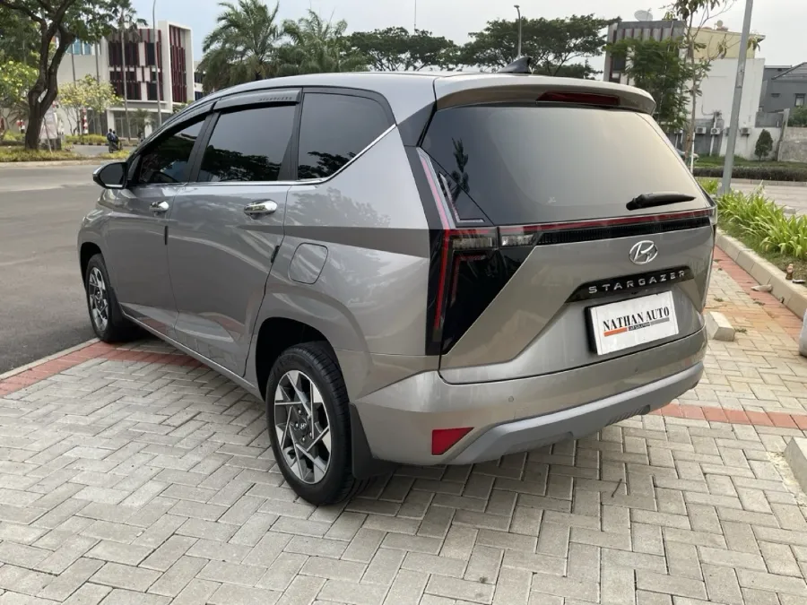 Foto Mobil Bekas Kiri Belakang Hyundai Stargazer 1.5 Prime tahun 2023