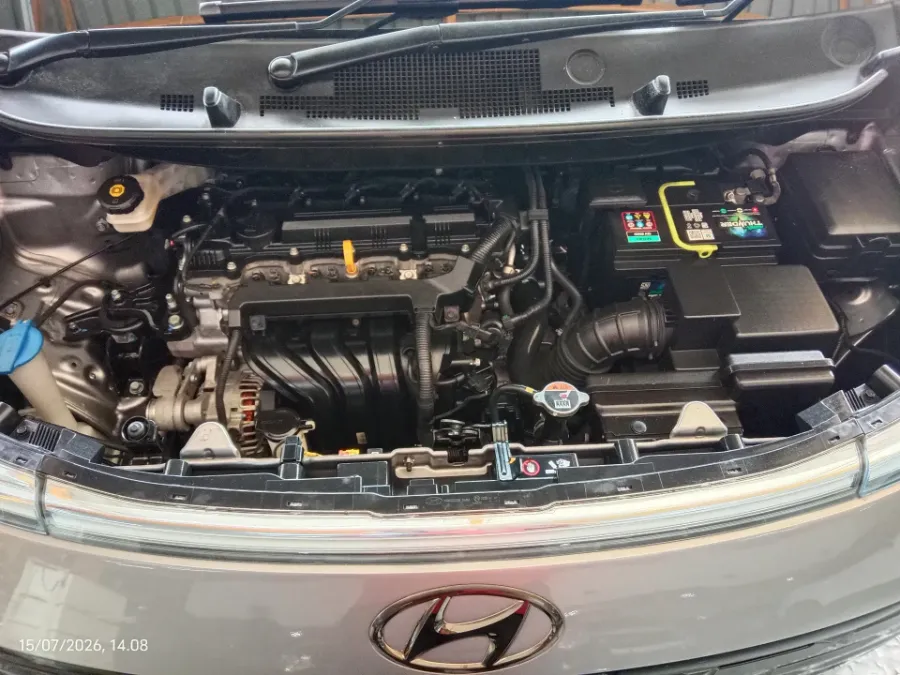 Foto Mobil Bekas Mesin Hyundai Stargazer 1.5 Prime tahun 2023