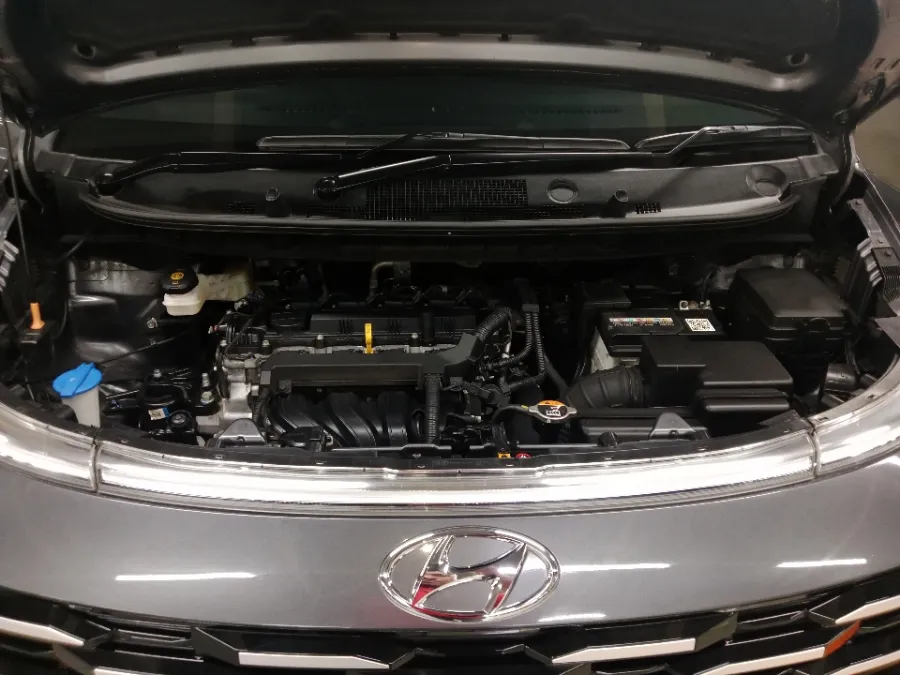 Foto Mobil Bekas Mesin Hyundai Stargazer 1.5 Prime tahun 2023
