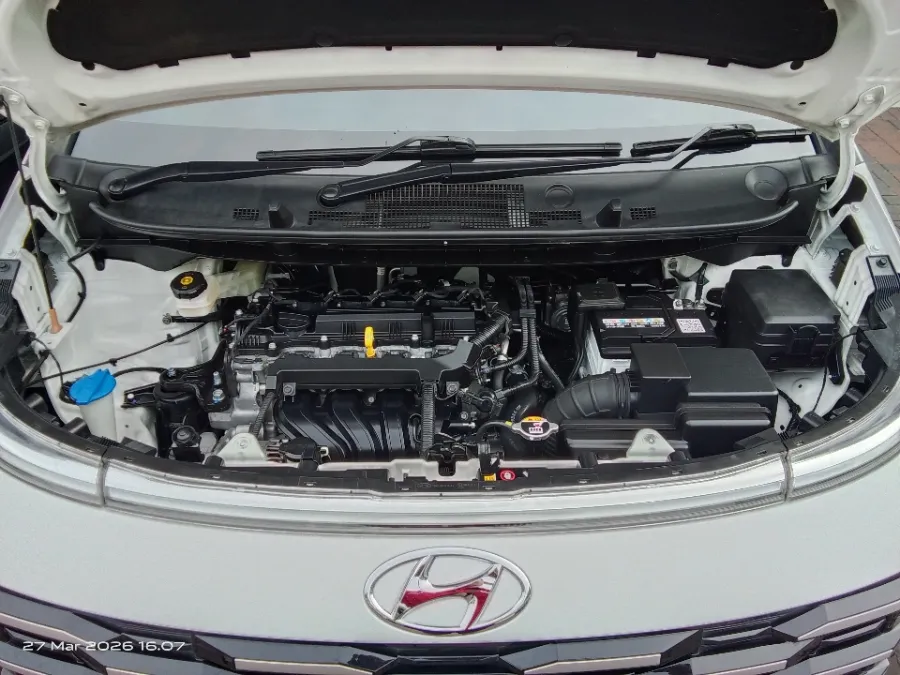 Foto Mobil Bekas Mesin Hyundai Stargazer 1.5 Prime tahun 2023