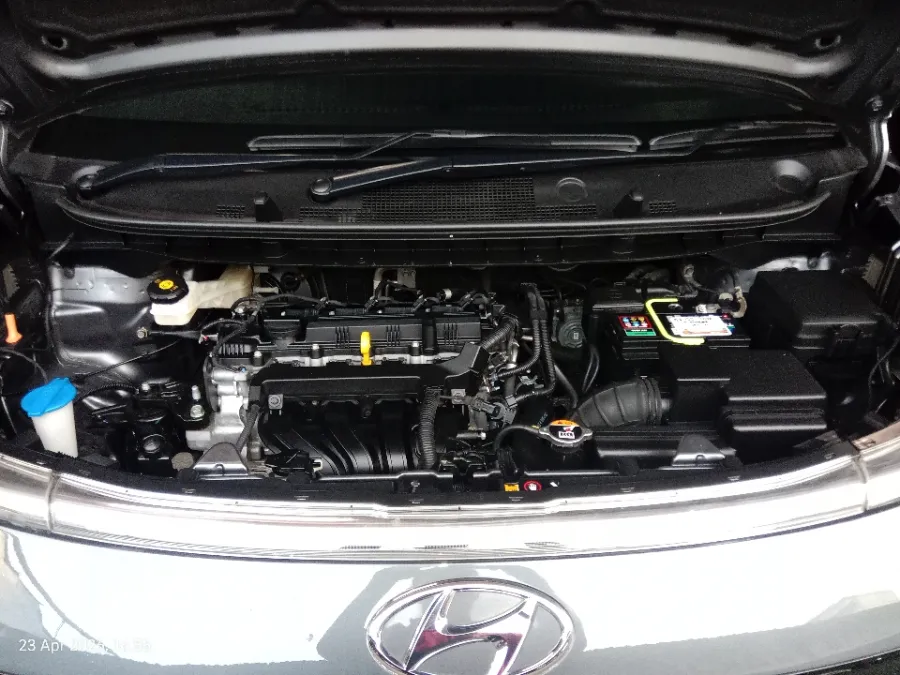 Foto Mobil Bekas Mesin Hyundai Stargazer 1.5 Prime tahun 2023