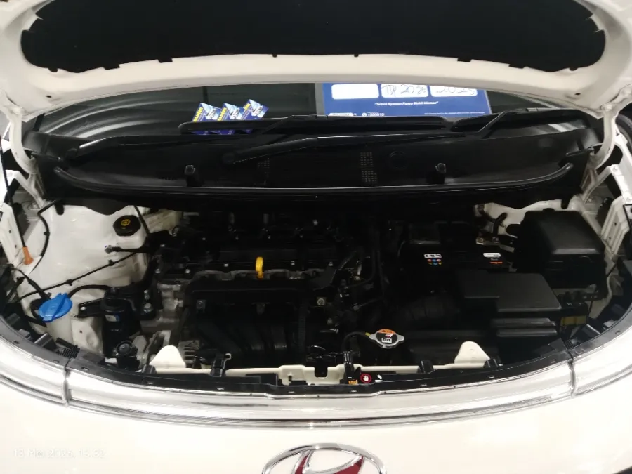 Foto Mobil Bekas Mesin Hyundai Stargazer 1.5 Prime tahun 2023