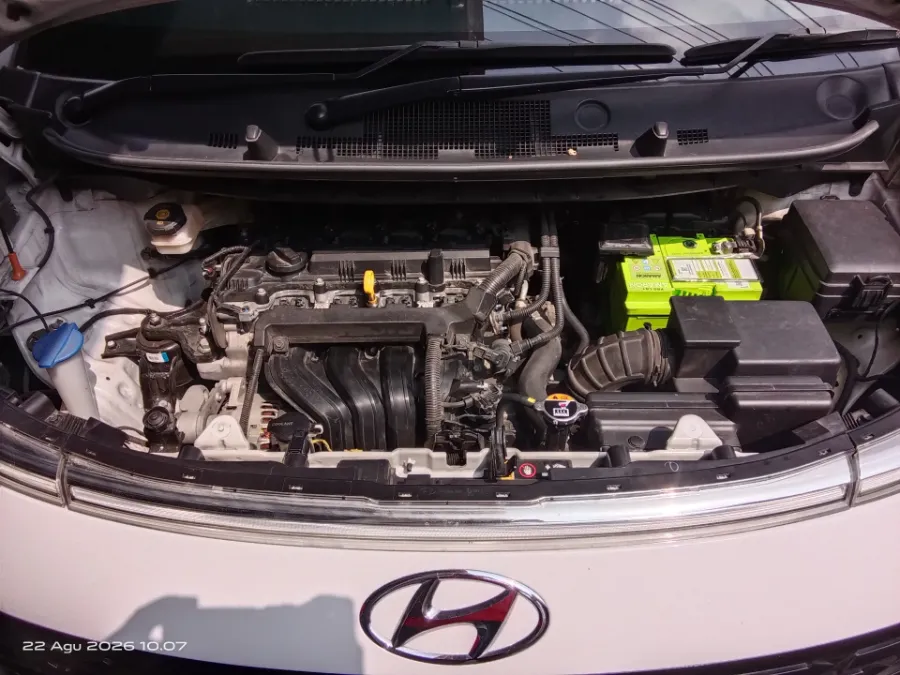 Foto Mobil Bekas Mesin Hyundai Stargazer 1.5 Prime tahun 2023