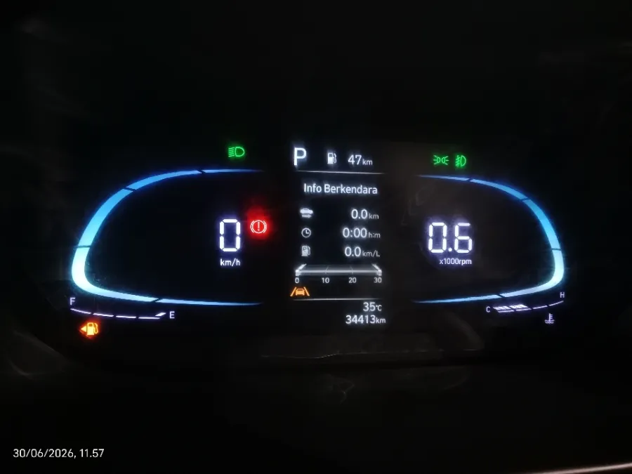 Foto Mobil Bekas Odometer Hyundai Stargazer 1.5 Prime tahun 2023