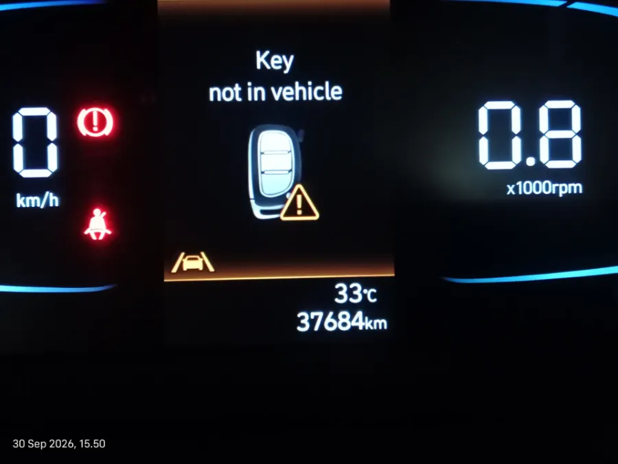 Foto Mobil Bekas Odometer Hyundai Stargazer 1.5 Prime tahun 2023