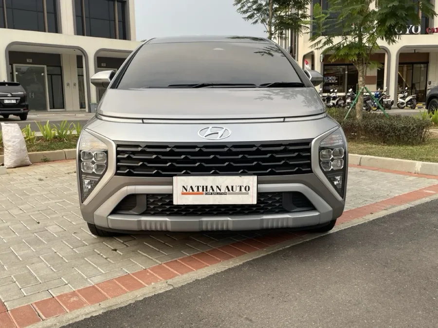 Foto Mobil Bekas Tampak Depan Hyundai Stargazer 1.5 Prime tahun 2023