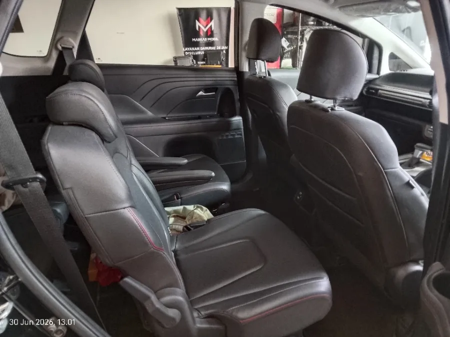 Foto Mobil Bekas Kabin Belakang Hyundai Stargazer 1.5 Prime tahun 2024