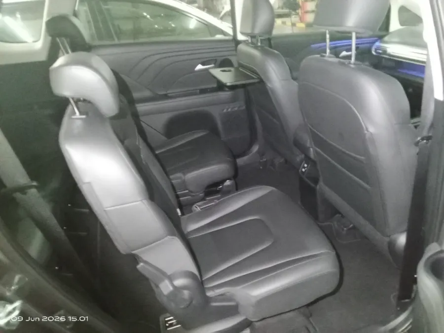 Foto Mobil Bekas Kabin Belakang Hyundai Stargazer 1.5 Prime tahun 2024