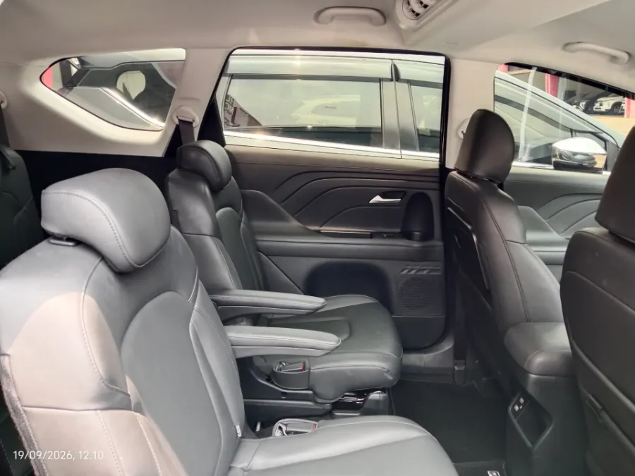 Foto Mobil Bekas Kabin Belakang Hyundai Stargazer 1.5 Prime tahun 2024