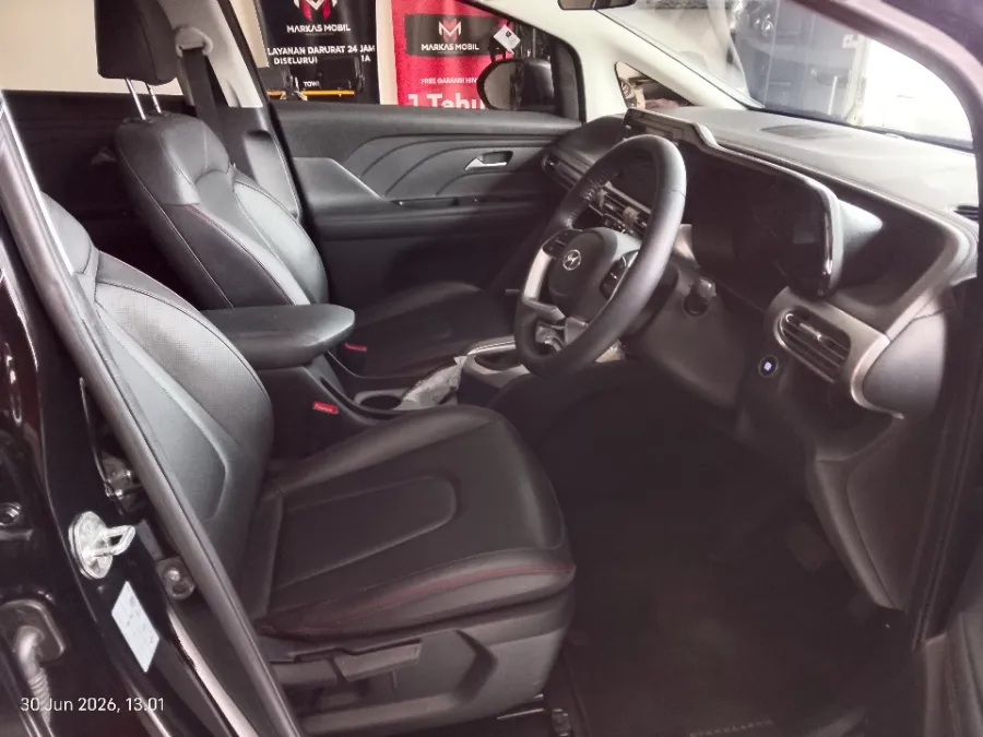 Foto Mobil Bekas Kabin Depan Hyundai Stargazer 1.5 Prime tahun 2024
