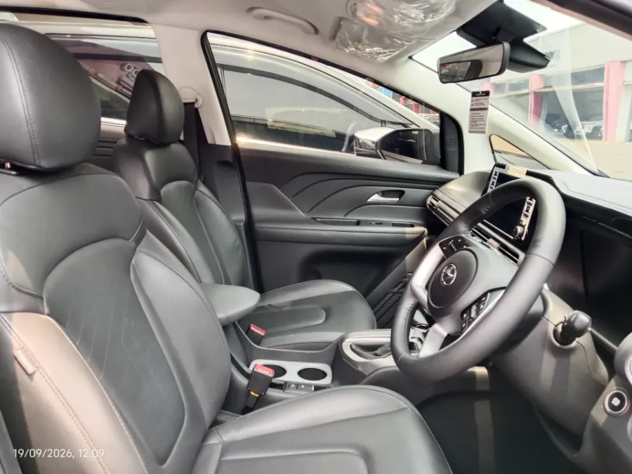 Foto Mobil Bekas Kabin Depan Hyundai Stargazer 1.5 Prime tahun 2024