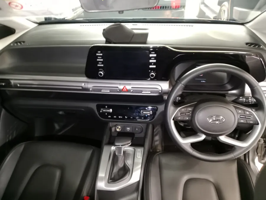 Foto Mobil Bekas Dashboard Hyundai Stargazer 1.5 Prime tahun 2025