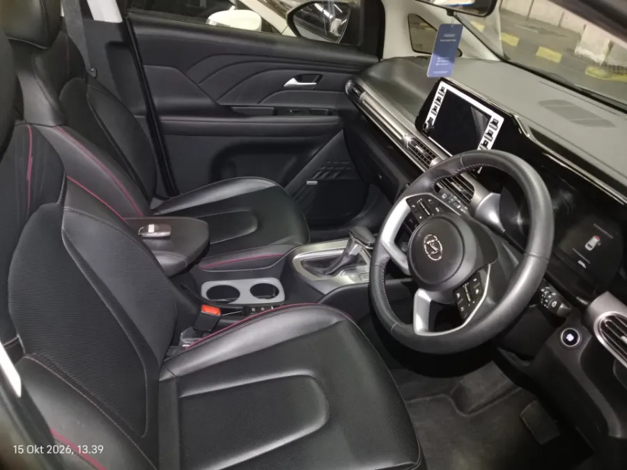 Foto Mobil Bekas Kabin Depan Hyundai Stargazer 1.5 Prime tahun 2025