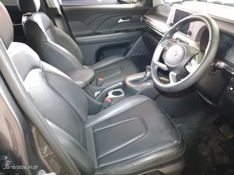 Foto Mobil Bekas Kabin Depan Hyundai Stargazer 1.5 Prime IVT tahun 2022