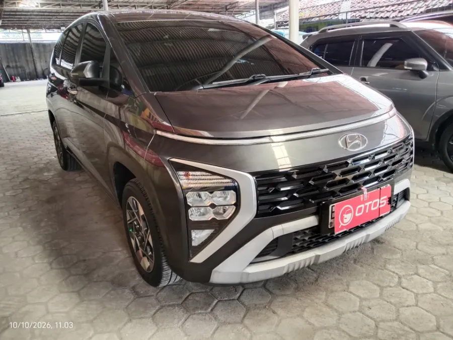 Foto Mobil Bekas Kanan Depan Hyundai Stargazer 1.5 Prime IVT tahun 2022