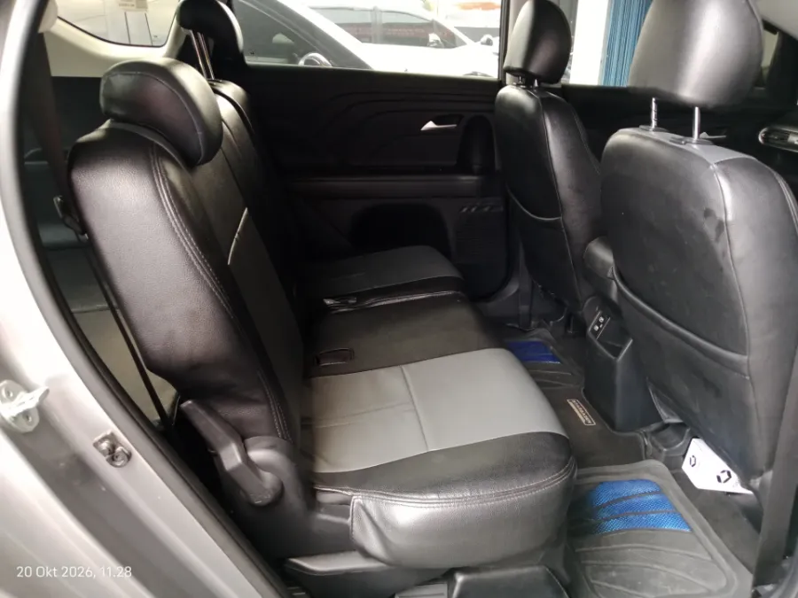 Foto Mobil Bekas Kabin Belakang Hyundai Stargazer 1.5 Style tahun 2022