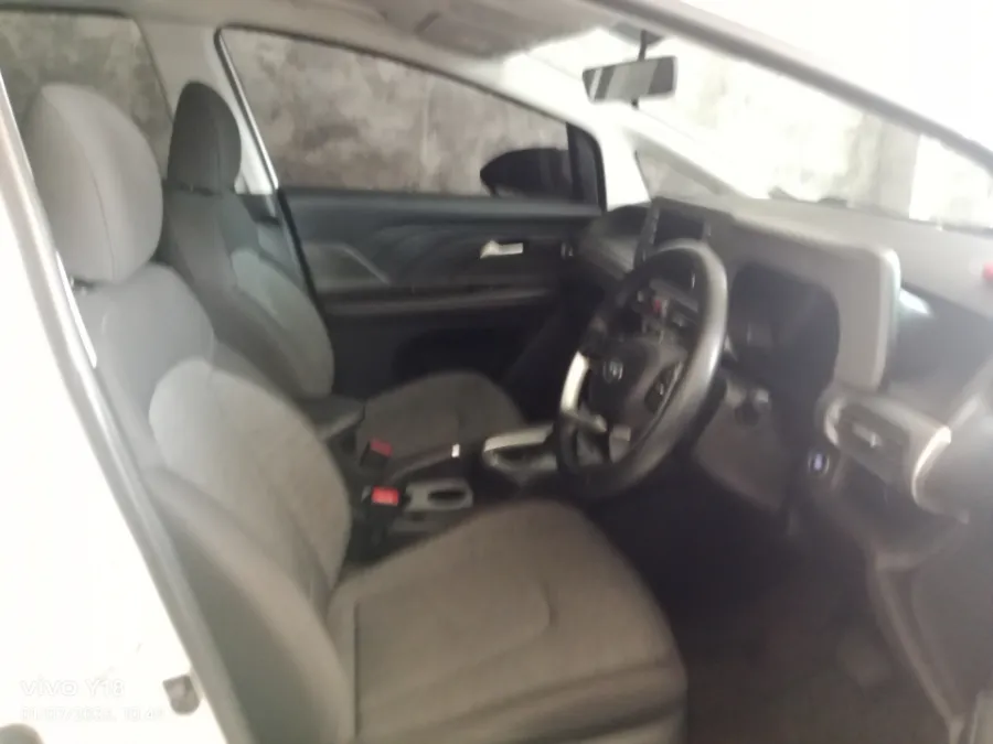 Foto Mobil Bekas Kabin Depan Hyundai Stargazer 1.5 Style tahun 2022
