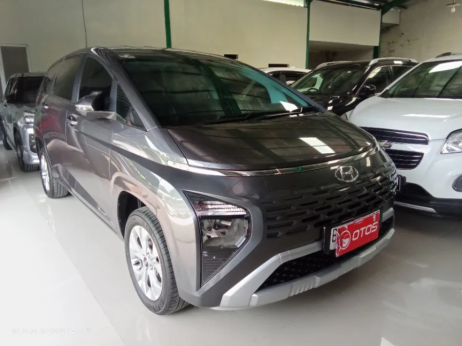 Foto Mobil Bekas Kanan Depan Hyundai Stargazer 1.5 Trend tahun 2022