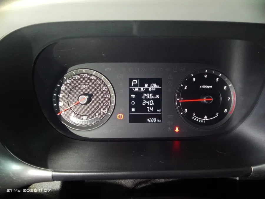 Foto Mobil Bekas Odometer Hyundai Stargazer 1.5 Trend tahun 2022