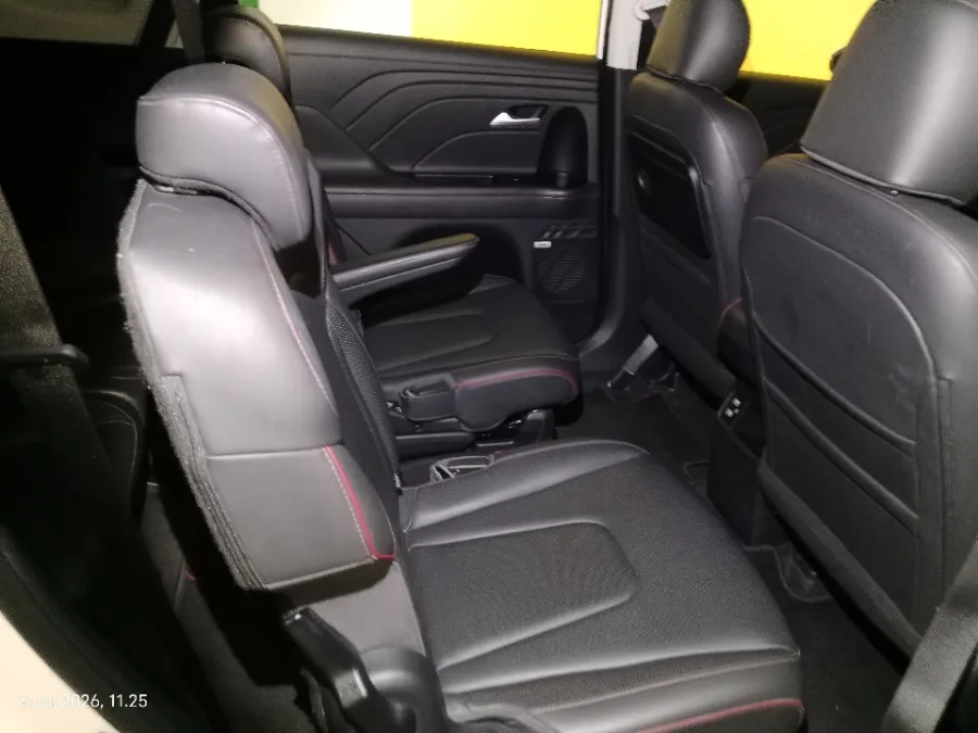 Foto Mobil Bekas Kabin Belakang Hyundai Stargazer X 1.5 Prime tahun 2023