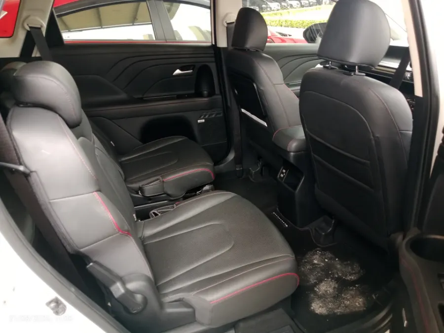 Foto Mobil Bekas Kabin Belakang Hyundai Stargazer X 1.5 Prime tahun 2023