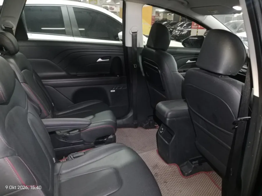 Foto Mobil Bekas Kabin Belakang Hyundai Stargazer X 1.5 Prime tahun 2023