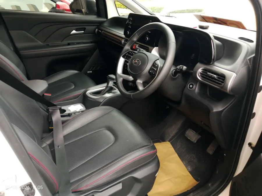Foto Mobil Bekas Kabin Depan Hyundai Stargazer X 1.5 Prime tahun 2023