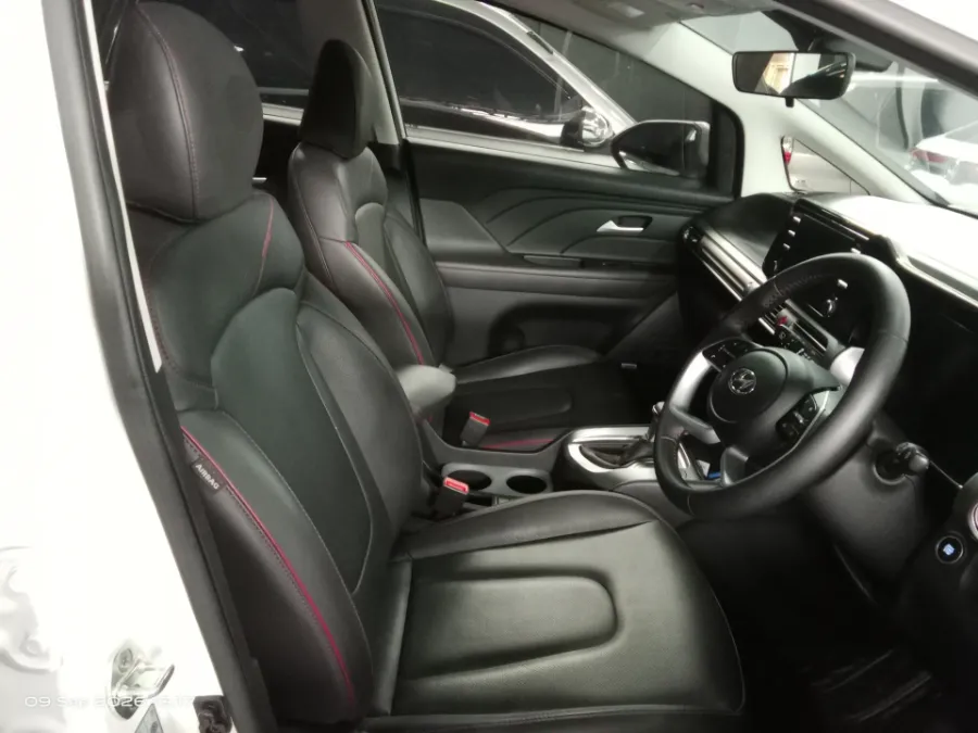 Foto Mobil Bekas Kabin Depan Hyundai Stargazer X 1.5 Prime tahun 2023