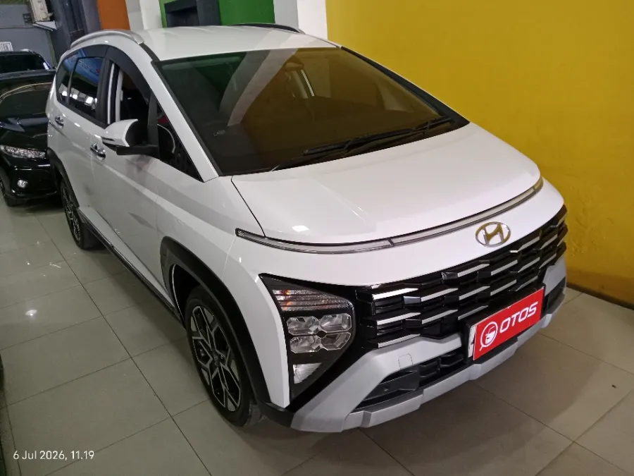 Foto Mobil Bekas Kanan Depan Hyundai Stargazer X 1.5 Prime tahun 2023