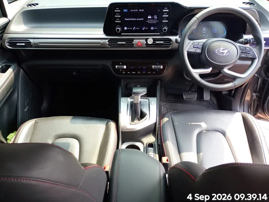 Foto Mobil Bekas Dashboard Hyundai Stargazer X 1.5 Prime tahun 2024