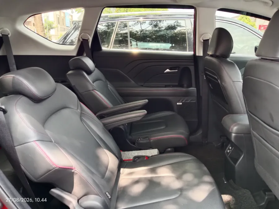 Foto Mobil Bekas Kabin Belakang Hyundai Stargazer X 1.5 Prime tahun 2024