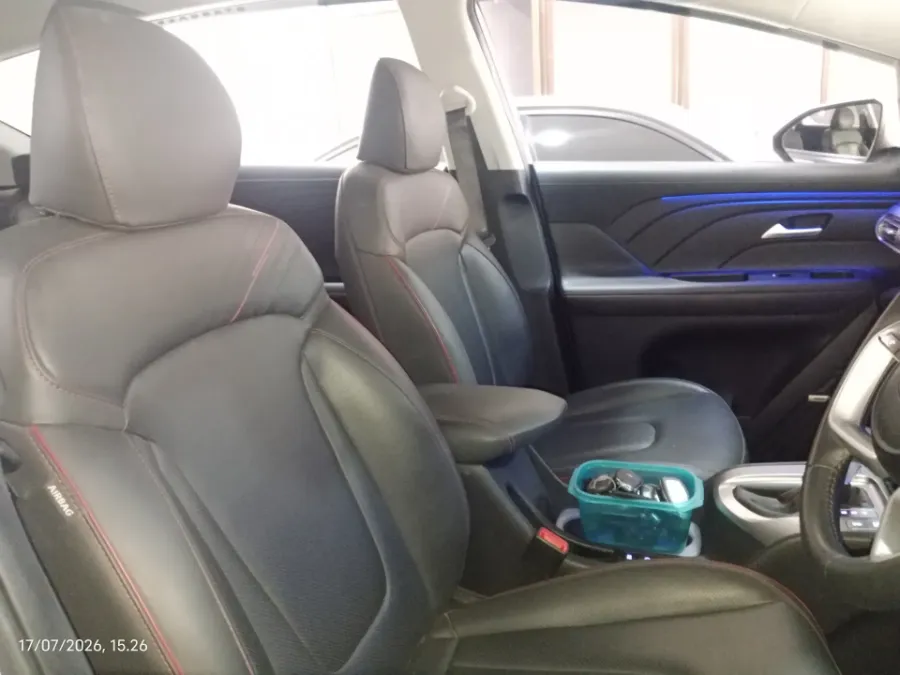 Foto Mobil Bekas Kabin Depan Hyundai Stargazer X 1.5 Prime tahun 2024