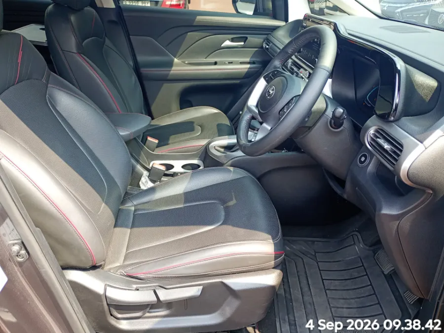 Foto Mobil Bekas Kabin Depan Hyundai Stargazer X 1.5 Prime tahun 2024