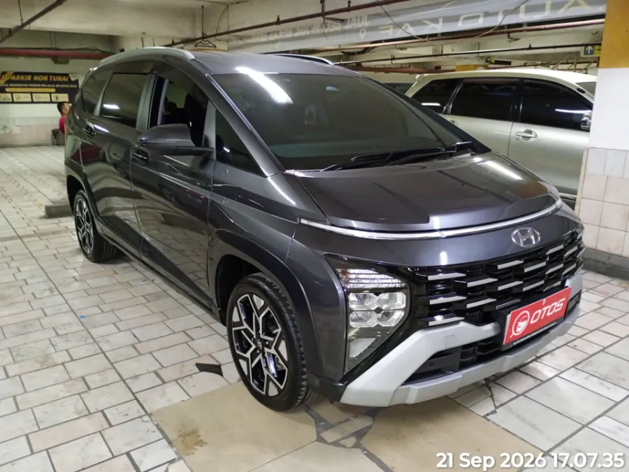 Foto Mobil Bekas Kanan Depan Hyundai Stargazer X 1.5 Prime tahun 2024