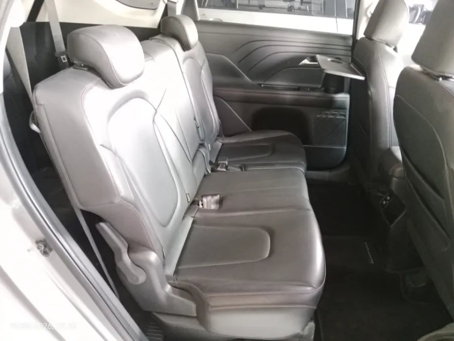 Foto Mobil Bekas Kabin Belakang Hyundai Stargazer X 1.5 Prime tahun 2025