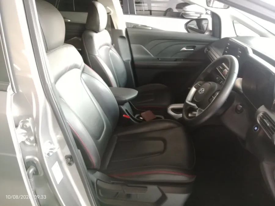Foto Mobil Bekas Kabin Depan Hyundai Stargazer X 1.5 Prime tahun 2025