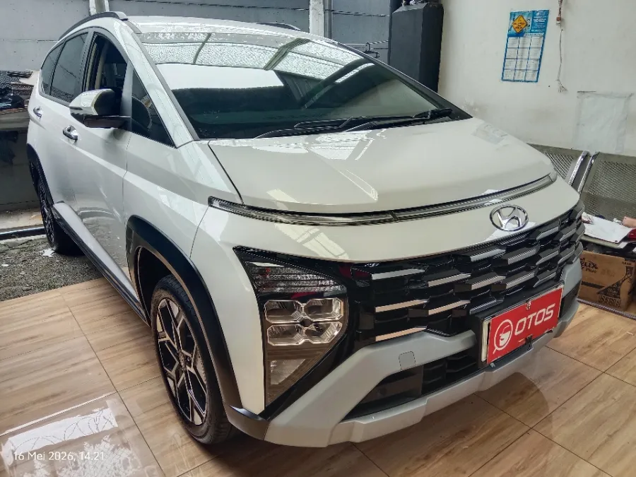 Foto Mobil Bekas Kanan Depan Hyundai Stargazer X 1.5 Prime tahun 2025