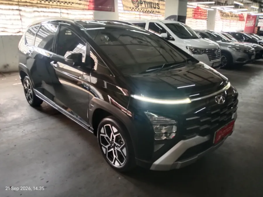 Foto Mobil Bekas Kanan Depan Hyundai Stargazer X 1.5 Prime tahun 2025