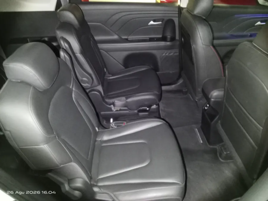 Foto Mobil Bekas Kabin Belakang Hyundai Stargazer X 1.5 Style tahun 2025