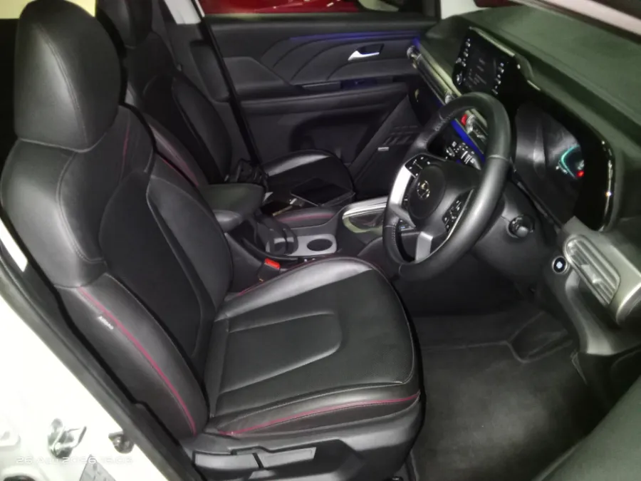 Foto Mobil Bekas Kabin Depan Hyundai Stargazer X 1.5 Style tahun 2025