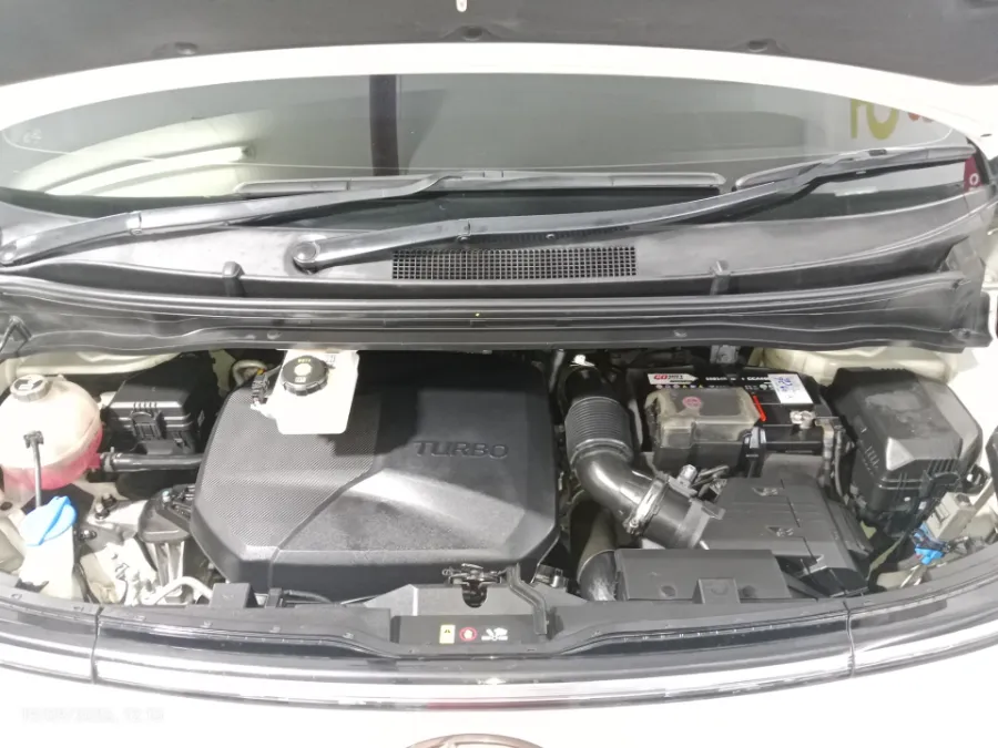 Foto Mobil Bekas Mesin Hyundai Staria 2.2 tahun 2021