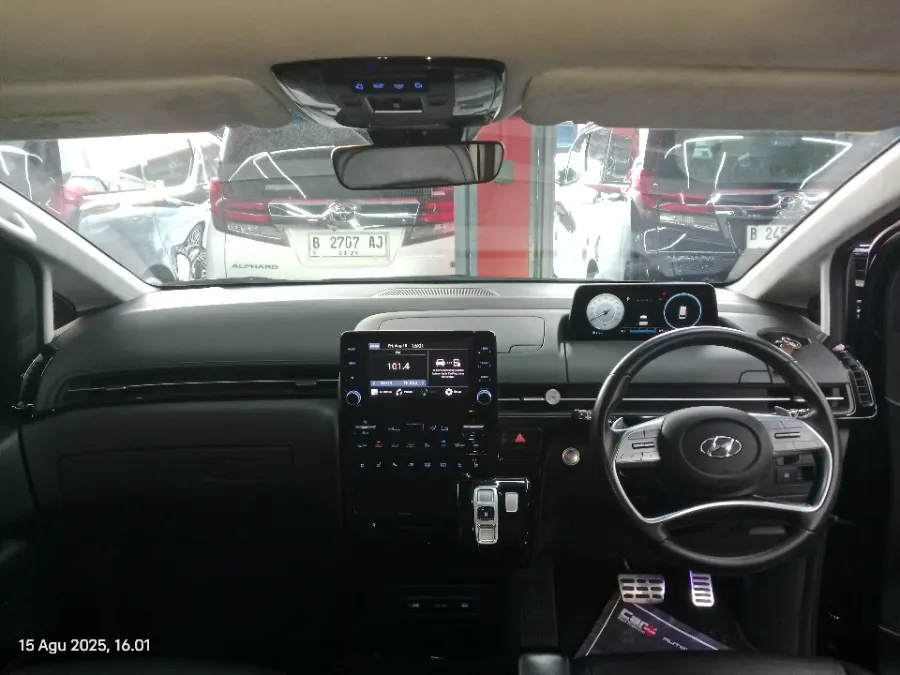 Foto Mobil Bekas Dashboard Hyundai Staria 2.2 tahun 2022