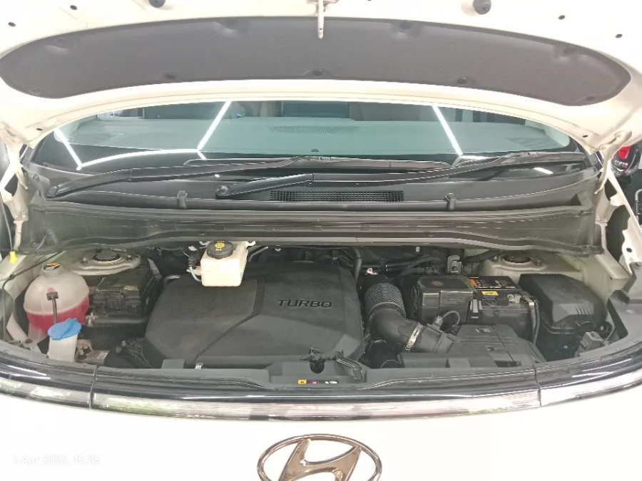 Foto Mobil Bekas Mesin Hyundai Staria 2.2 tahun 2022