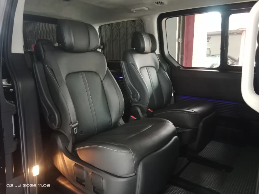 Foto Mobil Bekas Kabin Belakang Hyundai Staria 2.2 Signature 9 tahun 2021