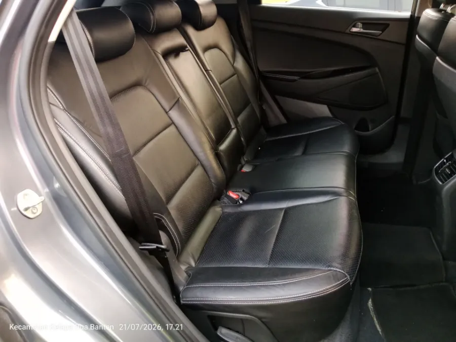 Foto Mobil Bekas Kabin Belakang Hyundai Tucson 2.0 tahun 2016