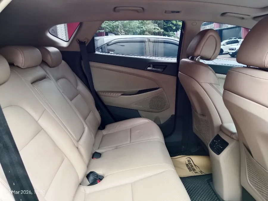 Foto Mobil Bekas Kabin Belakang Hyundai Tucson 2.0 tahun 2017